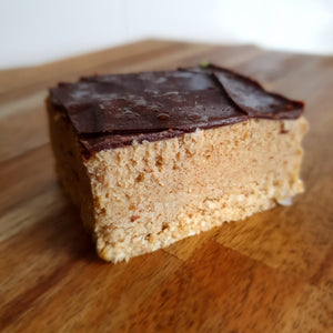 Raw salted caramel slice